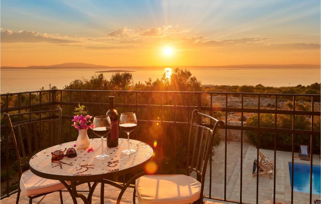 Luxurious Home In Lun photo 3