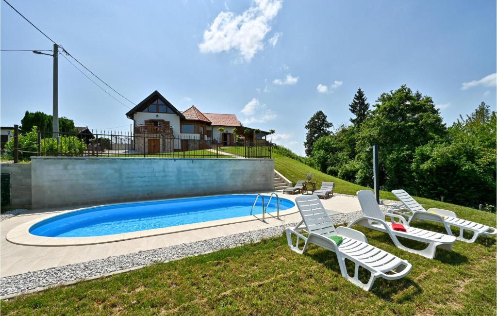 Cozy Home In Veliki Lovrecan With Sauna — photo 1