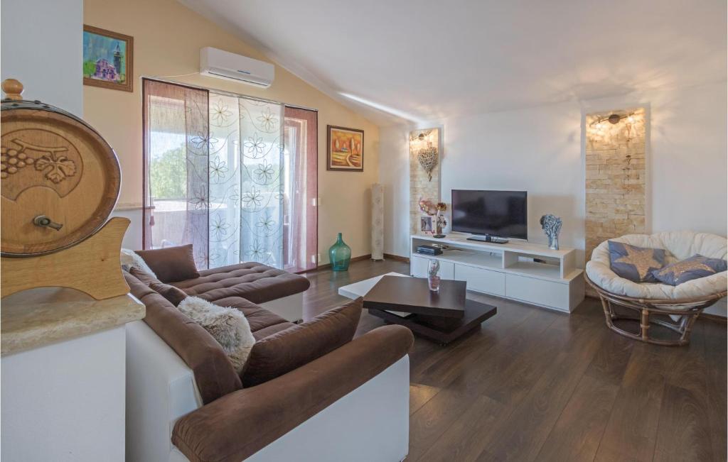 3 Bedroom Nice Apartment In Kanfanar photo 2