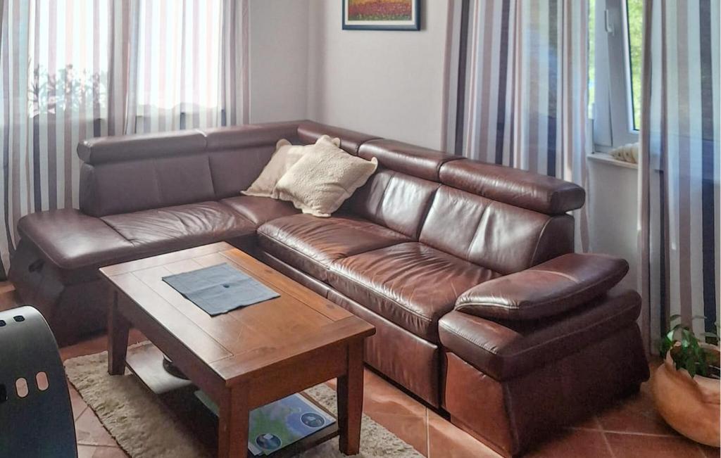 Three-Bedroom Holiday Home In Novigrad photo 3