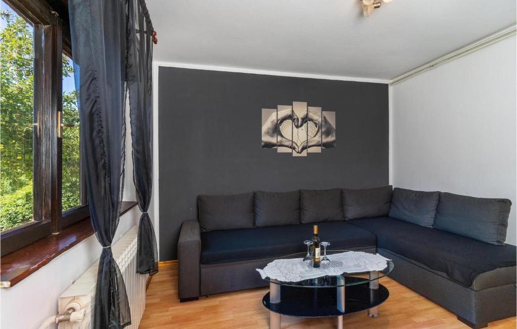 Gorgeous Home In Jablan photo 2