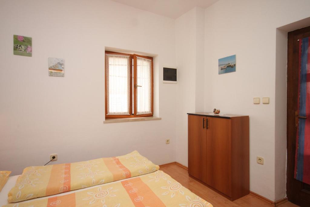 Studio Kraj 7794b photo 2
