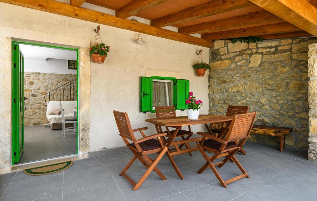 Amazing Home In Susnjevica With Wifi photo 3