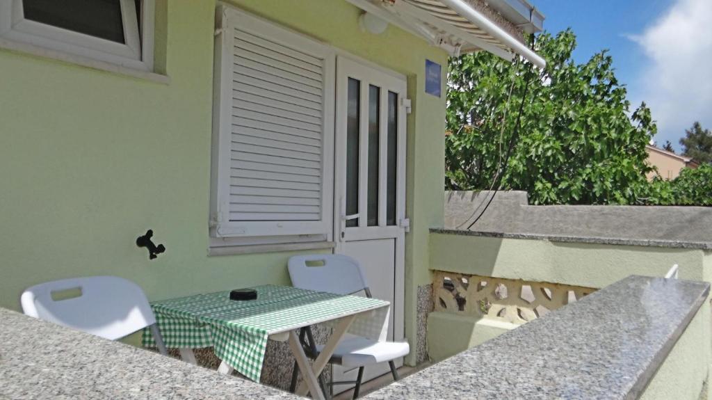 STUDIO MIMI CENTER OF TOWN KRK CROATIA — photo 1