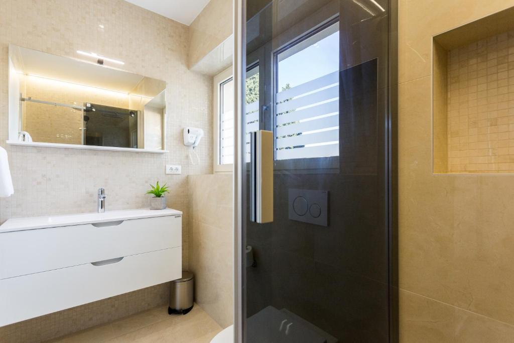 Shine of Life Luxury Rooms photo 3