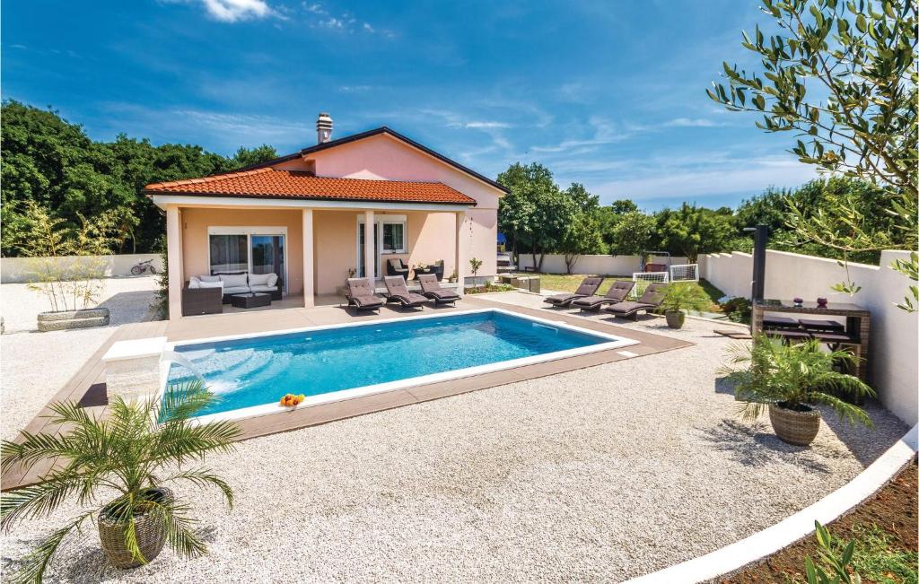 3 Bedroom Pet Friendly Home In Pula — photo 1