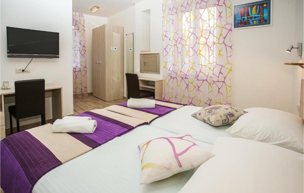 3 Bedroom Cozy Apartment In Split photo 2