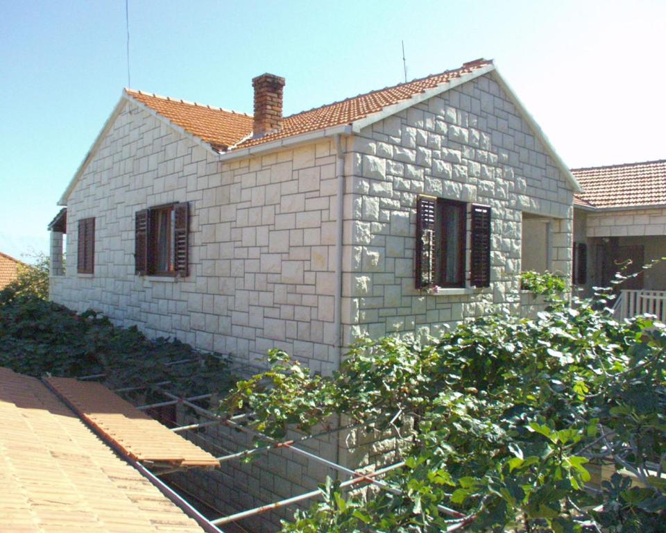 Apartments by the sea Postira — photo 1