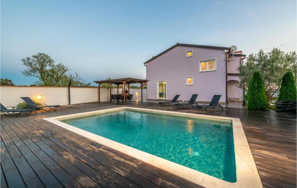Stunning Home In Pula — photo 1