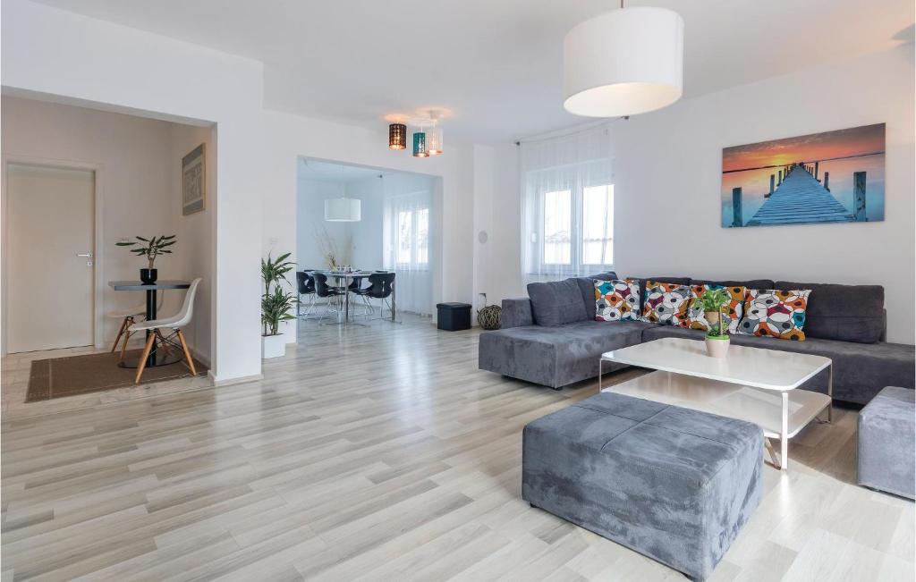 Stunning Home In Pula photo 3