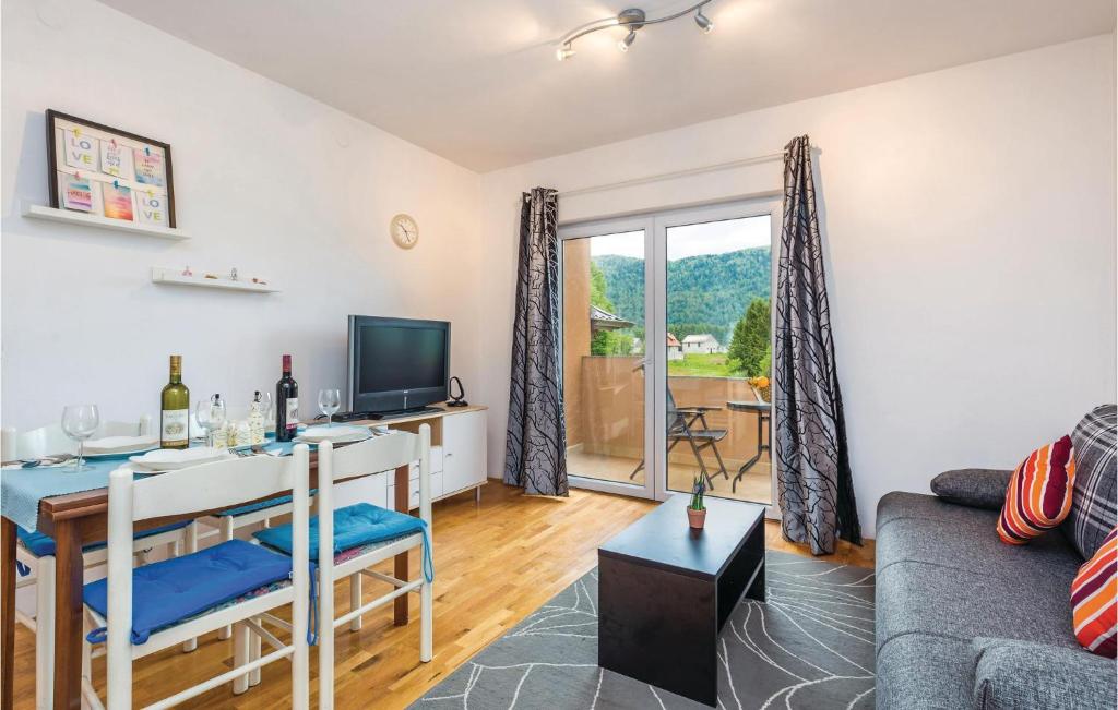 One-Bedroom Apartment In Ogulin photo 2