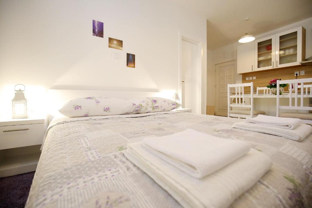Studio Apartment Laura photo 2