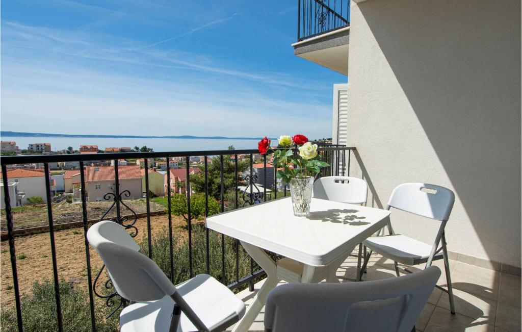 Pet Friendly Apartment In Podstrana With House Sea View — photo 1
