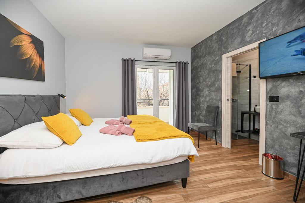 Solemar Luxury Rooms - City Center Zadar photo 2