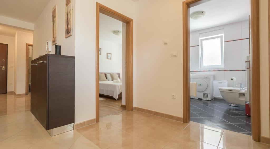 Spacious apartment with the garden photo 3
