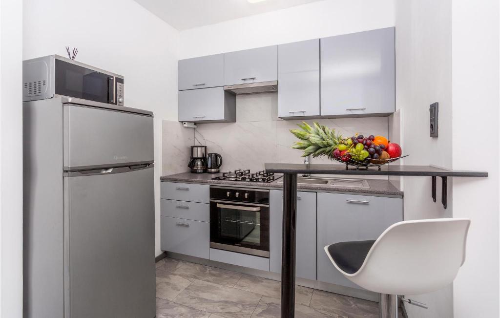 Awesome Apartment In Malinska With Wifi photo 3