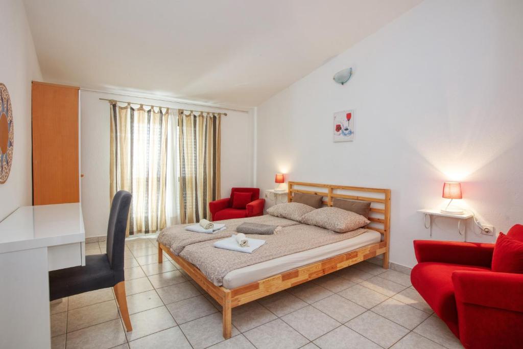 Apartments by the sea Pirovac photo 2