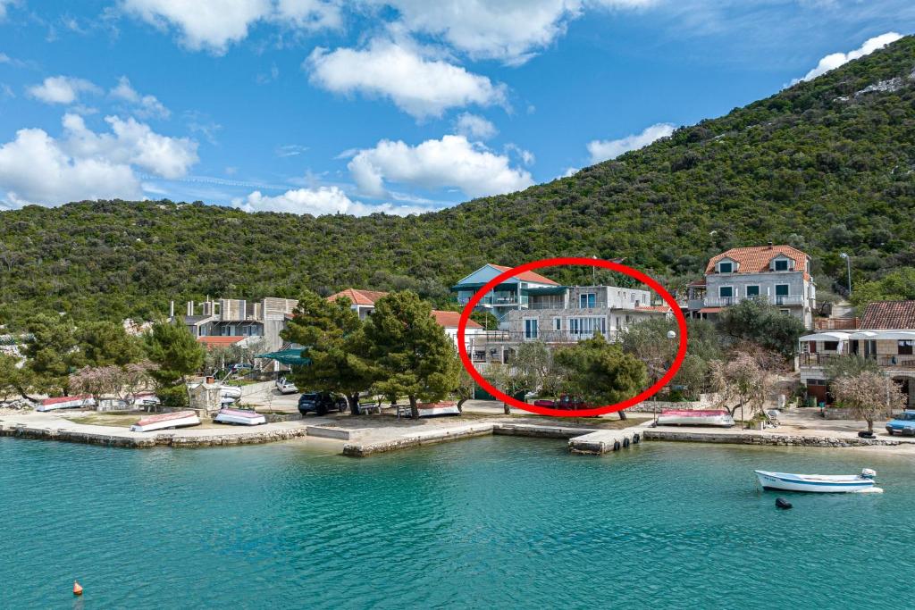 Apartments by the sea Luka Dubrava — photo 1