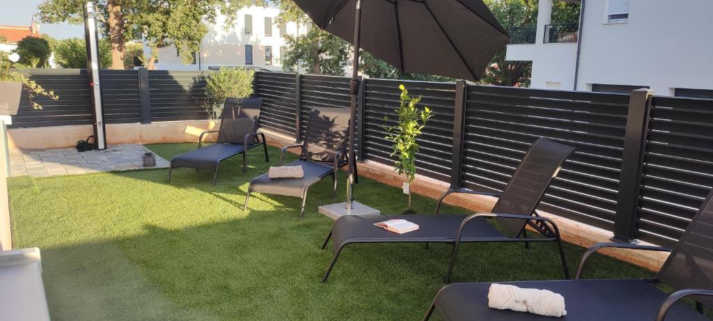Sunny Oasis Apartment - high ground floor with sunny terrace & private garden!! — photo 1