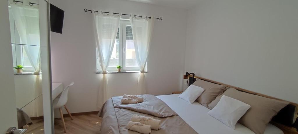 Sunny Oasis Apartment - high ground floor with sunny terrace & private garden!! photo 2