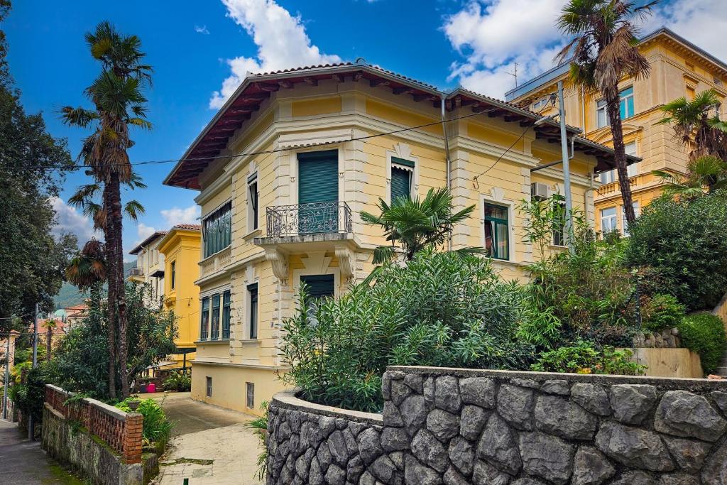 Sea and City Retreat Opatija - Happy Rentals — photo 1