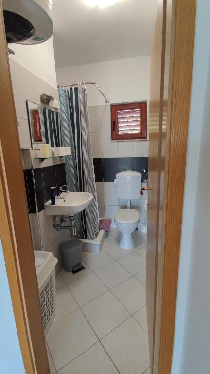 Rogoznica Seafront Apartment - Kalebova Luka photo 3