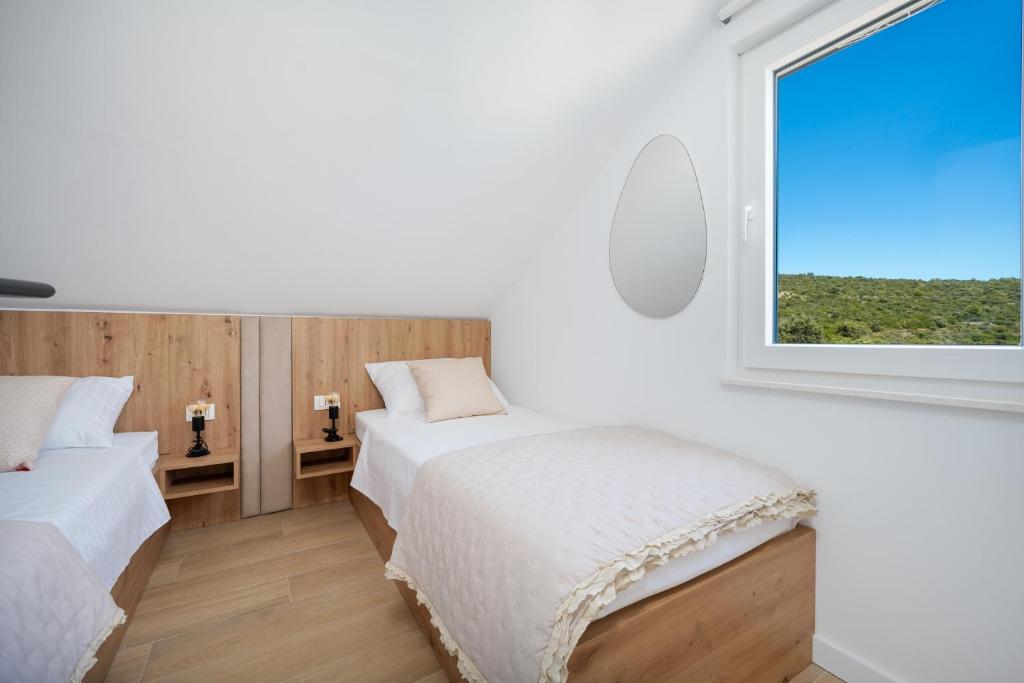 Seaside house for families with children Cove Ramascica photo 2