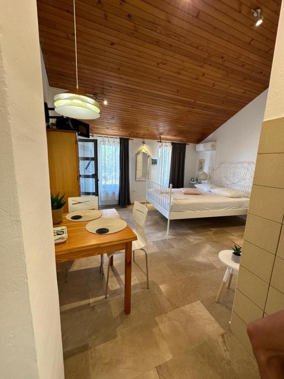 Romantic Stone- Studio apartman photo 2