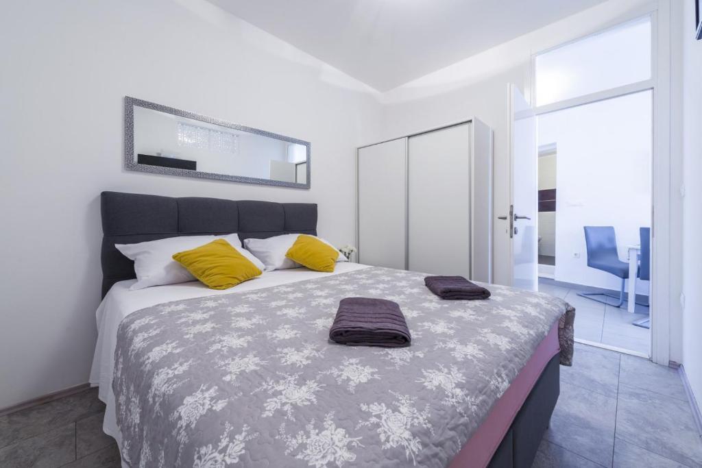 Tinker Bell Apartment photo 2