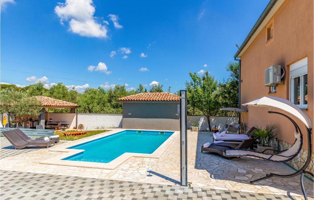 Gorgeous Apartment In Pula With Wifi photo 2
