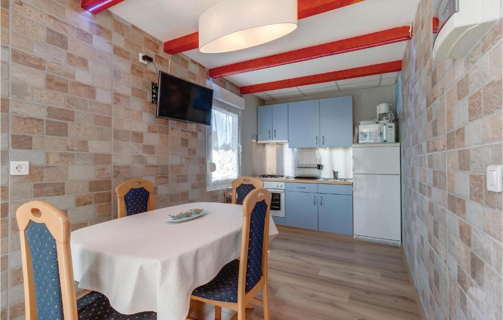Stunning Home In Nerezine photo 3