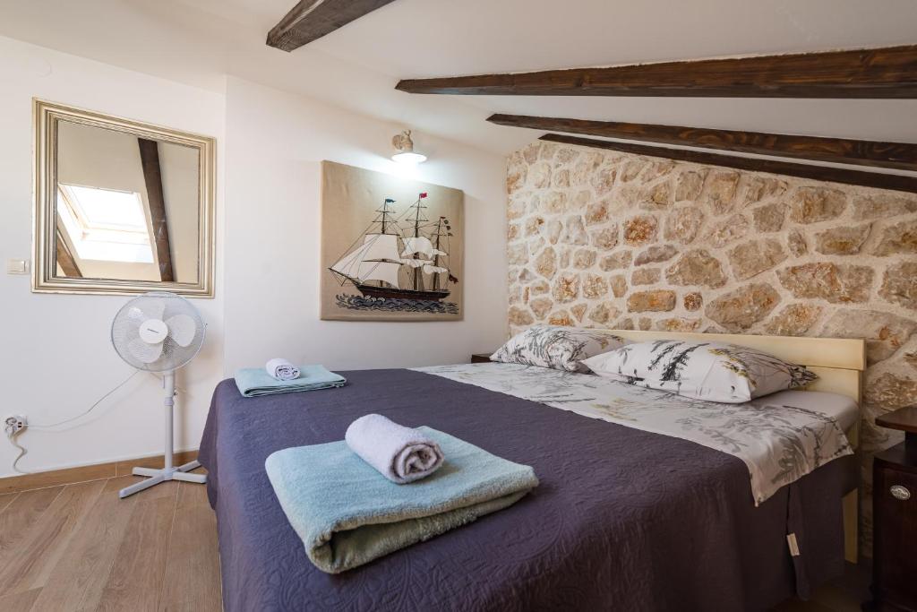 Stone House photo 2