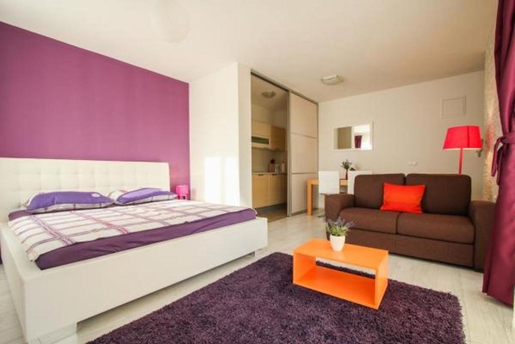 Studio apartment in Okrug Gornji with terrace photo 2