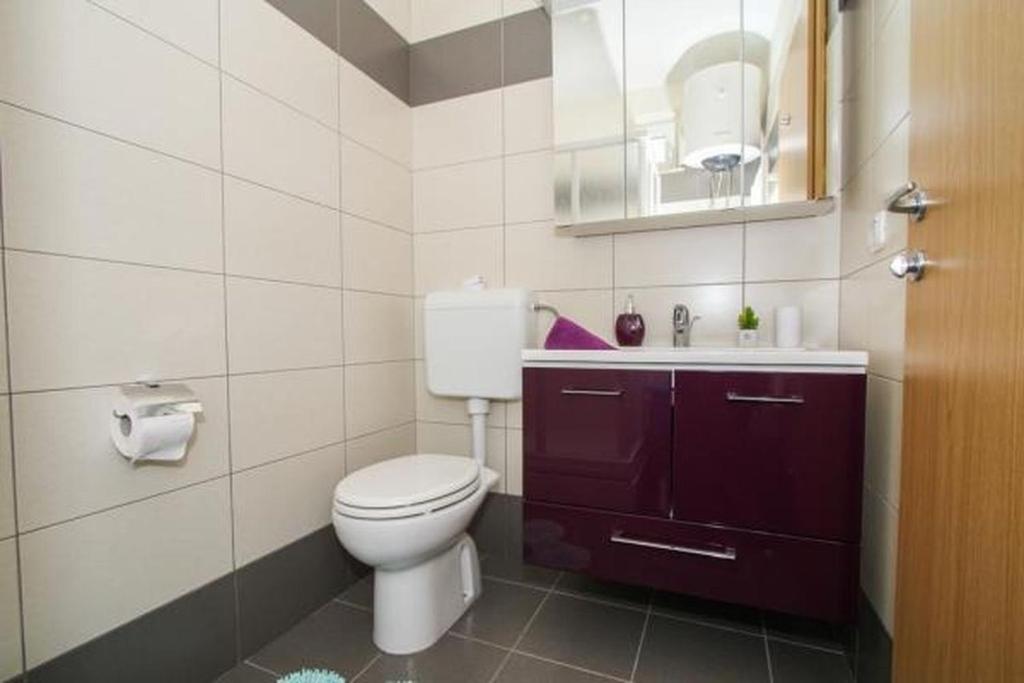 Studio apartment in Okrug Gornji with terrace photo 3