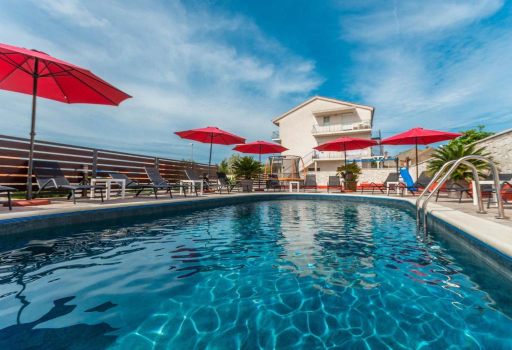 XXXL Villa Ancora with heated pool photo 3