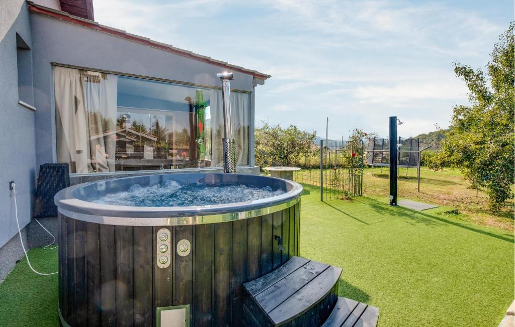 Beautiful Home In Ladvenjak With Sauna photo 2