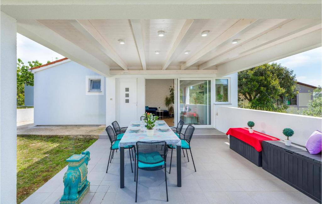 Two-Bedroom Holiday Home In Fazana photo 2