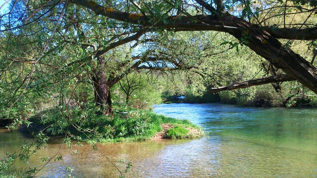 SMARAGD RIVER near Rastoke & Plitvice Lakes — photo 1