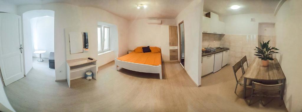 Studio Apartments & Rooms Lela photo 2