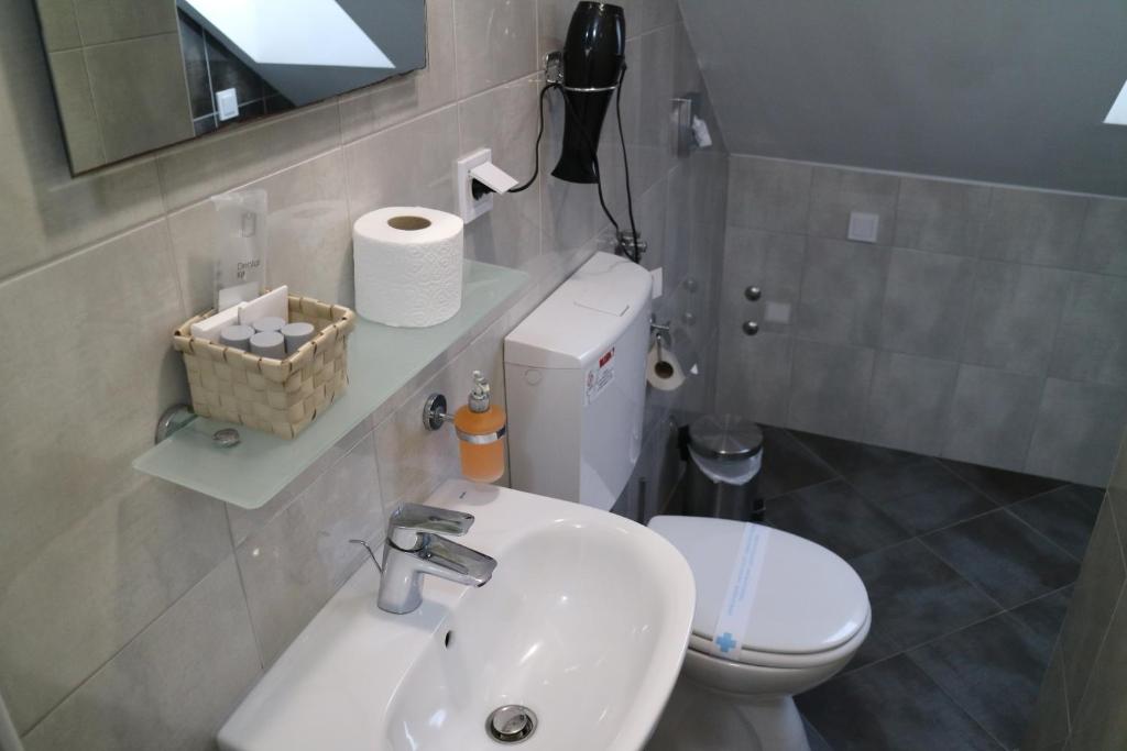 Studio Apartments & Rooms Lela photo 3