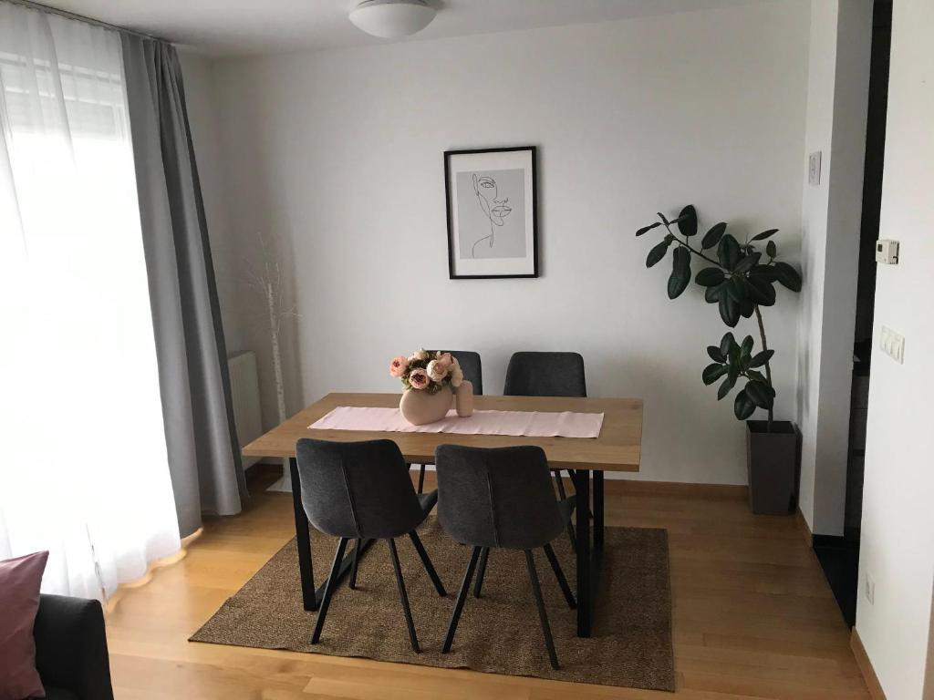 Max Arena Apartment - Zagreb photo 2