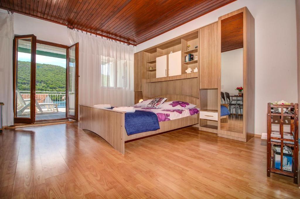 Apartments by the sea Grebastica photo 2