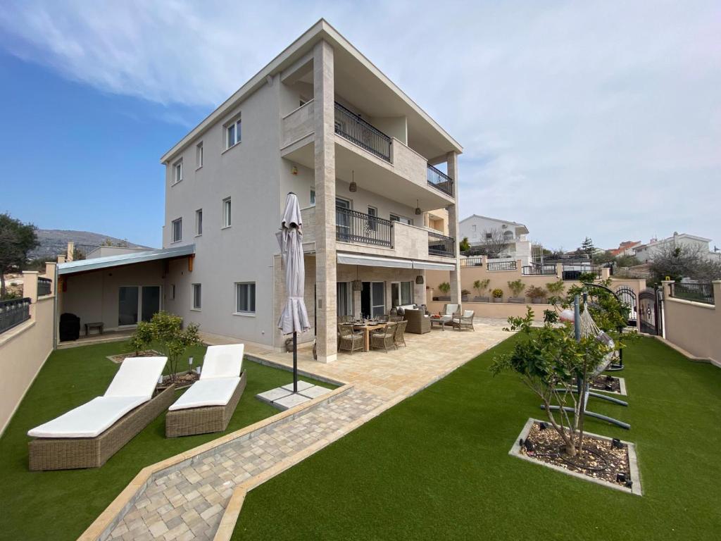 Sea View Villa — photo 1