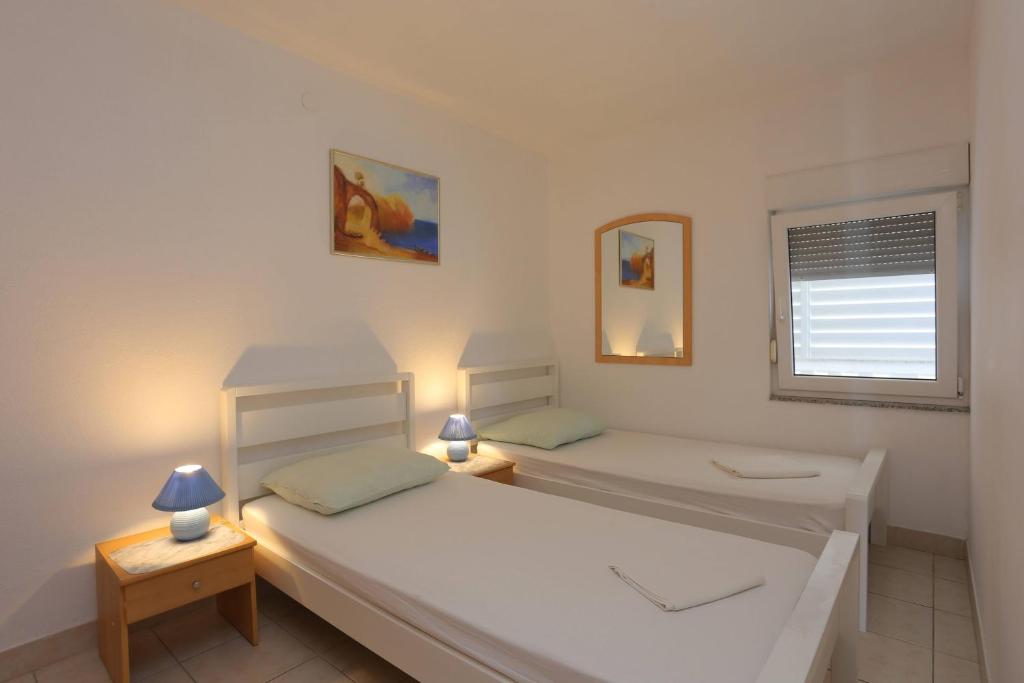 Family friendly apartments with a swimming pool Businci photo 2