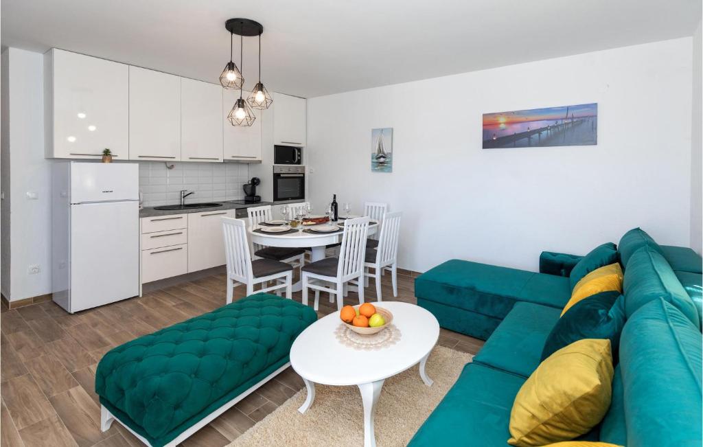 Lovely Apartment In Komarna With House Sea View photo 3