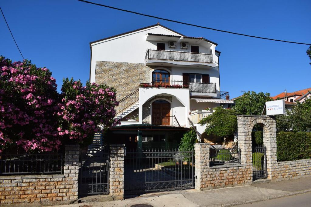 Studio Sveti Filip i Jakov 4299d — photo 1