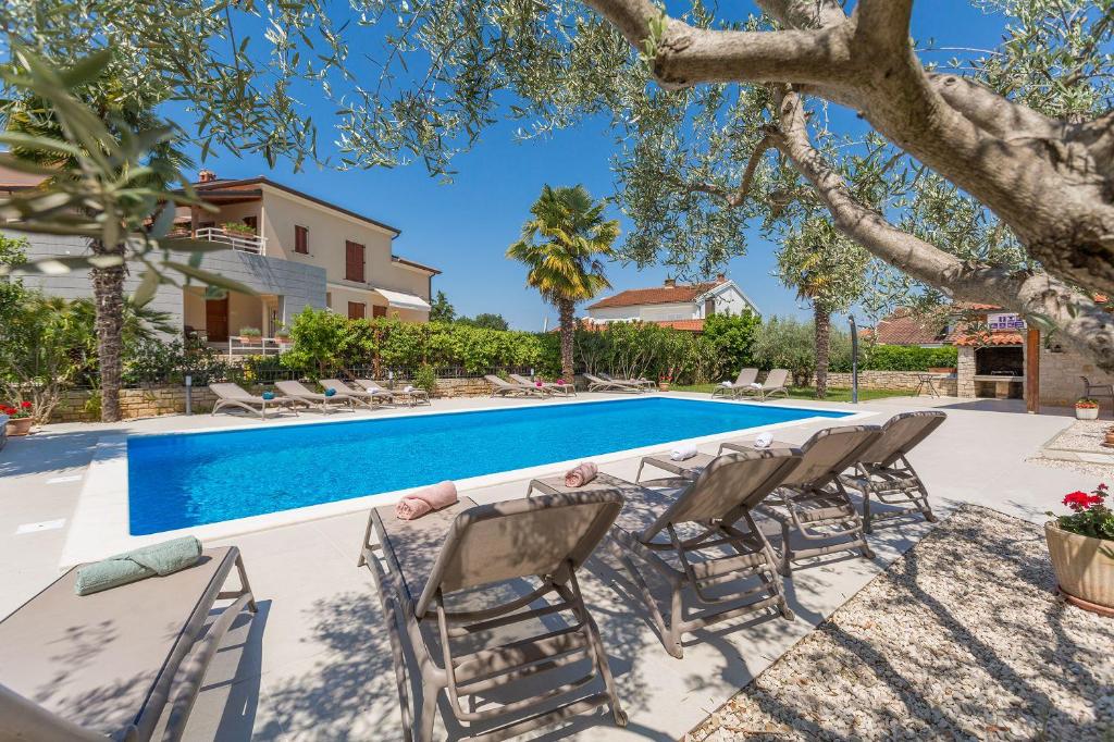 Strandnahes Apartment mit 60m2 grossem Pool — photo 1