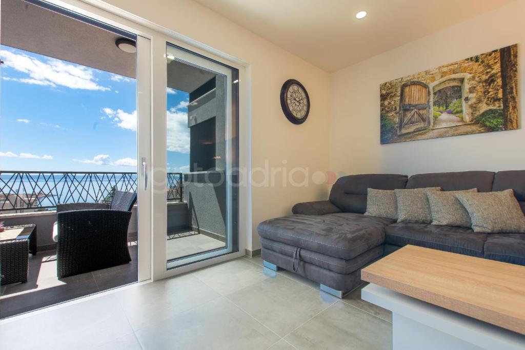 Sea View Apartment Leana — photo 1