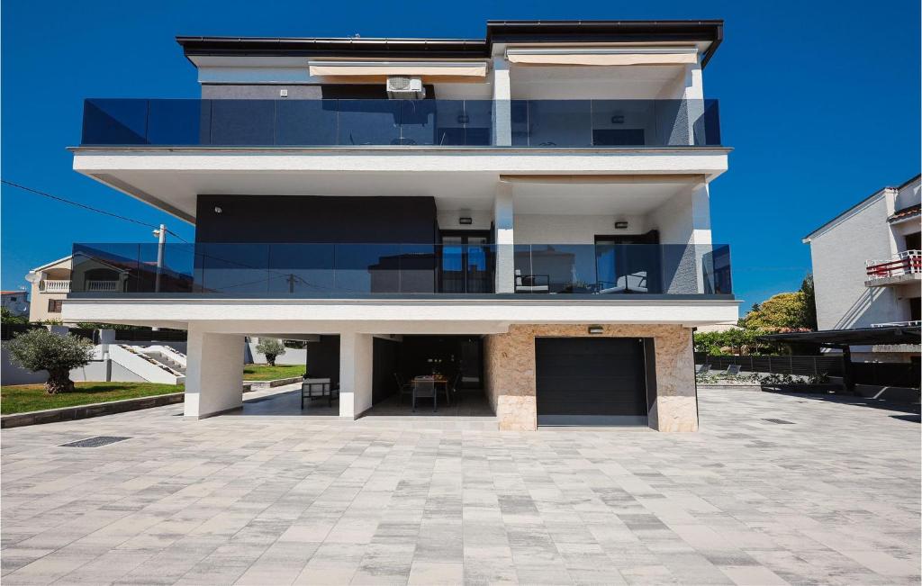 Lovely Apartment In Zadar With Wifi photo 3