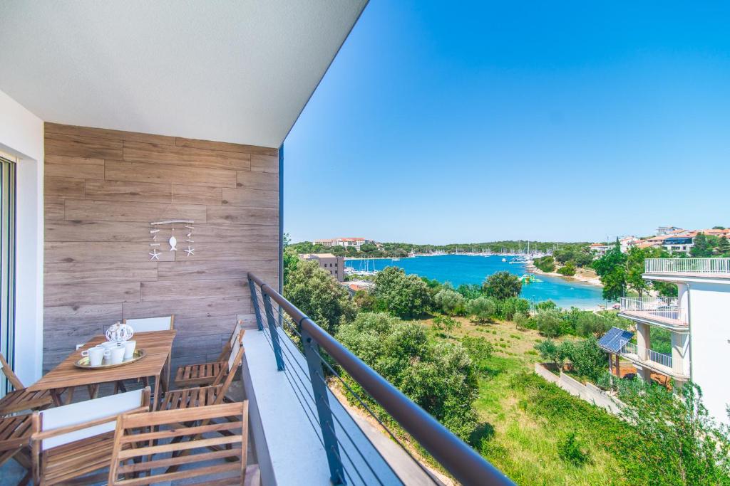 SUNSET VALA new beachfront apartment Pjescana Uvala - Medulin - Pula photo 3